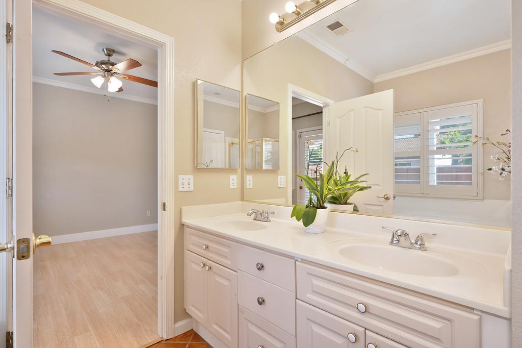 Detail Gallery Image 34 of 48 For 10134 Creek Trail Cir, Stockton,  CA 95209 - 3 Beds | 2 Baths