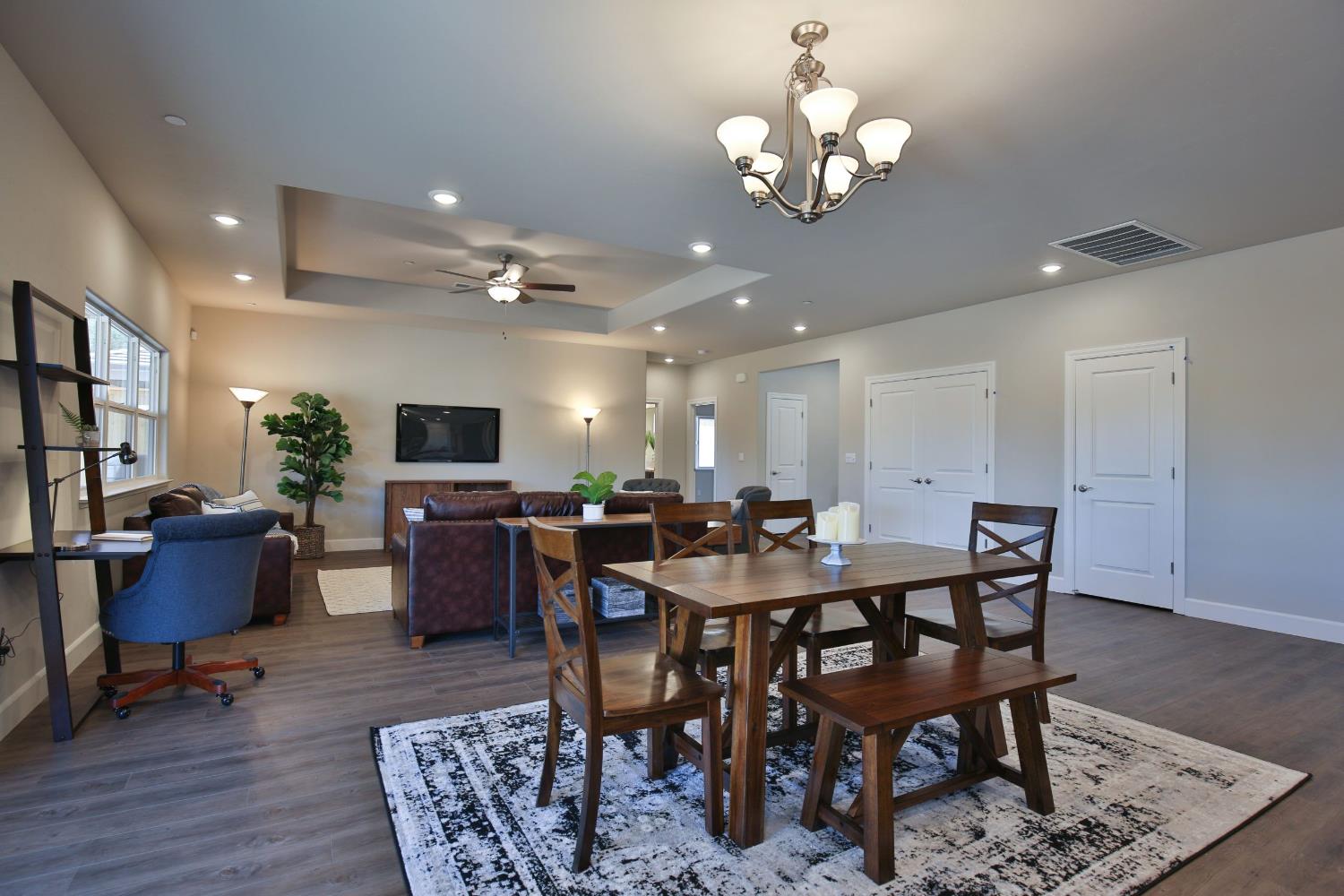 Detail Gallery Image 5 of 18 For 3600 Loma Dr, Shingle Springs,  CA 95682 - 4 Beds | 3 Baths
