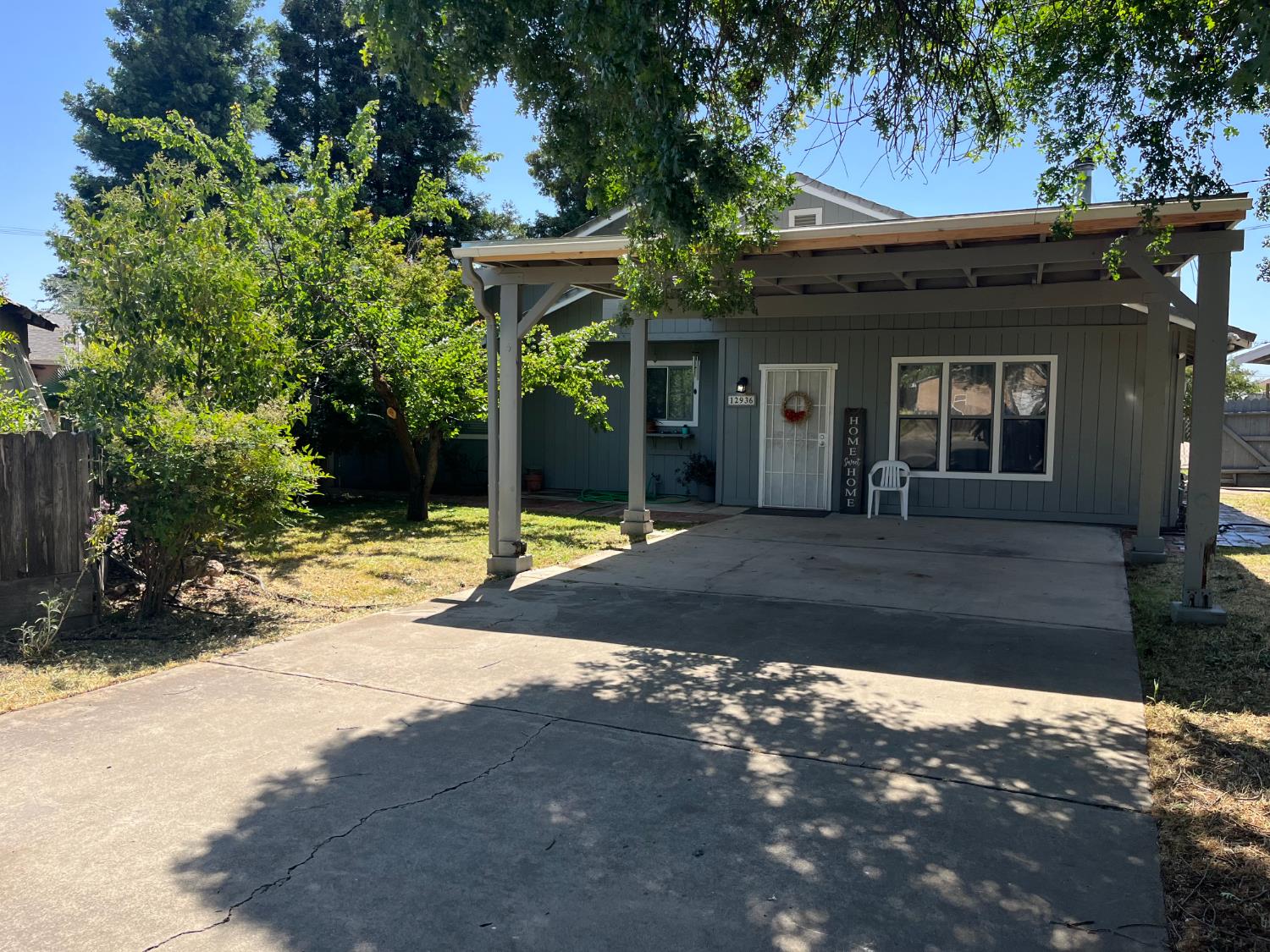 Detail Gallery Image 2 of 26 For 12936 Main St, Waterford,  CA 95386 - 3 Beds | 2 Baths