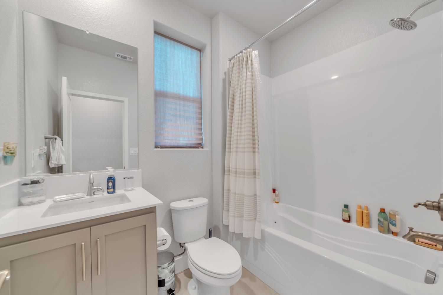 Detail Gallery Image 27 of 35 For 3429 Tall Oaks Bend Way, Folsom,  CA 95630 - 3 Beds | 2 Baths