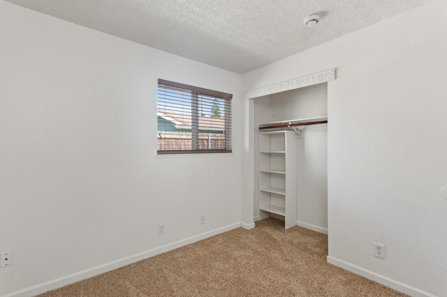 Detail Gallery Image 16 of 26 For 6528 Meadowcreek Way, Citrus Heights,  CA 95621 - 4 Beds | 2 Baths