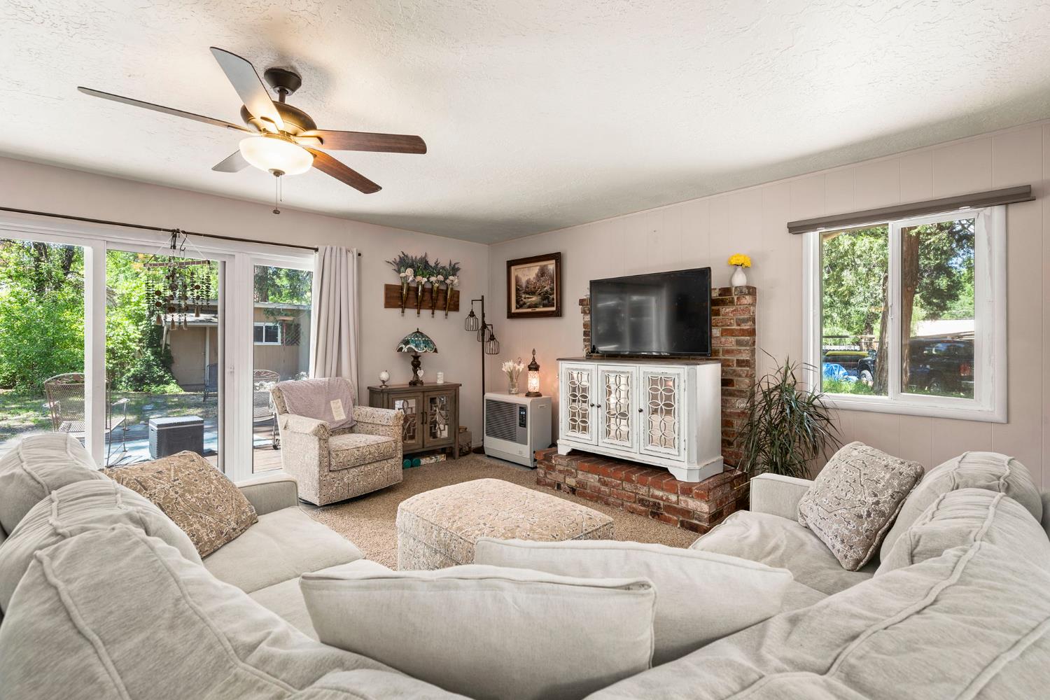 Detail Gallery Image 7 of 18 For 237 Katherine St, Quincy,  CA 95971 - 2 Beds | 1 Baths