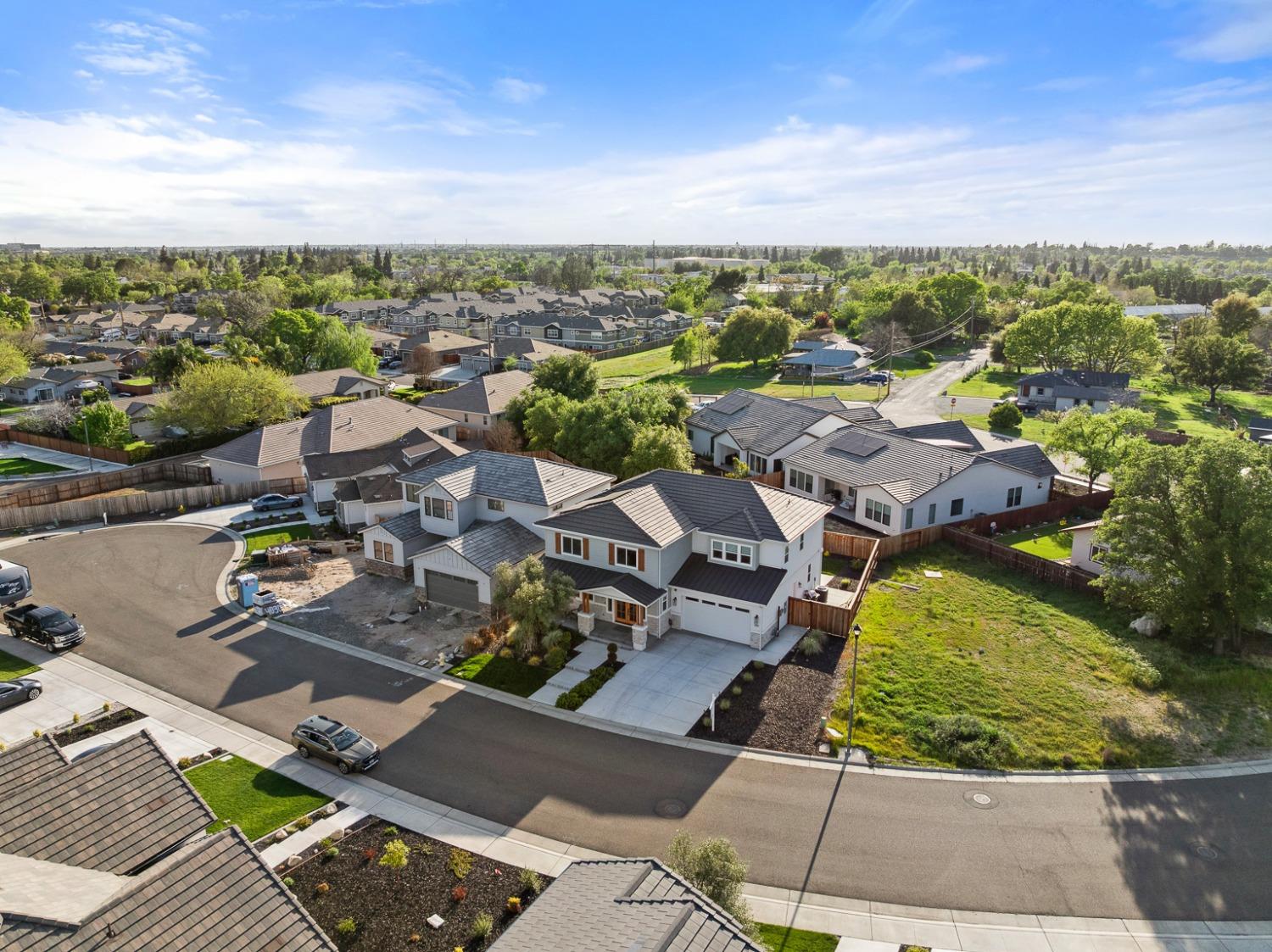 Detail Gallery Image 4 of 51 For 4020 Della Ct, Rocklin,  CA 95677 - 4 Beds | 2/1 Baths