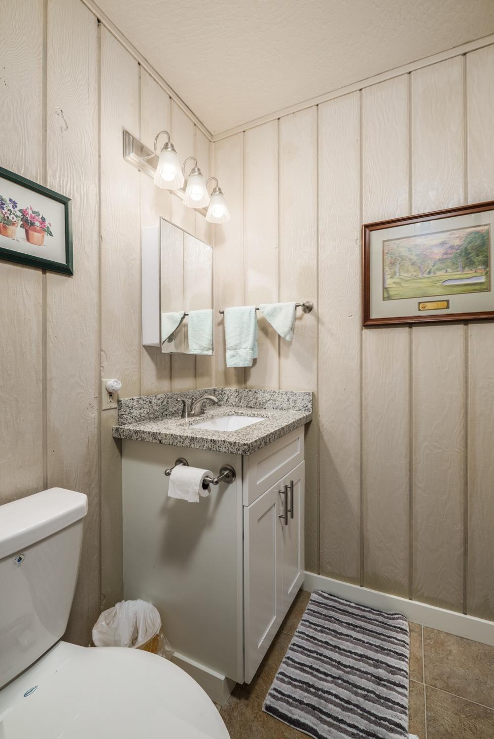 Detail Gallery Image 22 of 44 For 1644 Crystal Air Dr, South Lake Tahoe,  CA 96150 - 3 Beds | 1/1 Baths