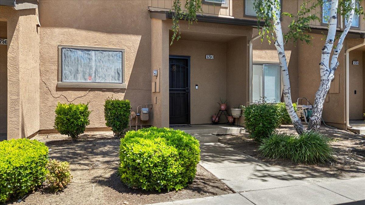 Detail Gallery Image 1 of 44 For 525 Lincoln Ave #C,  Modesto,  CA 95354 - 2 Beds | 1/1 Baths