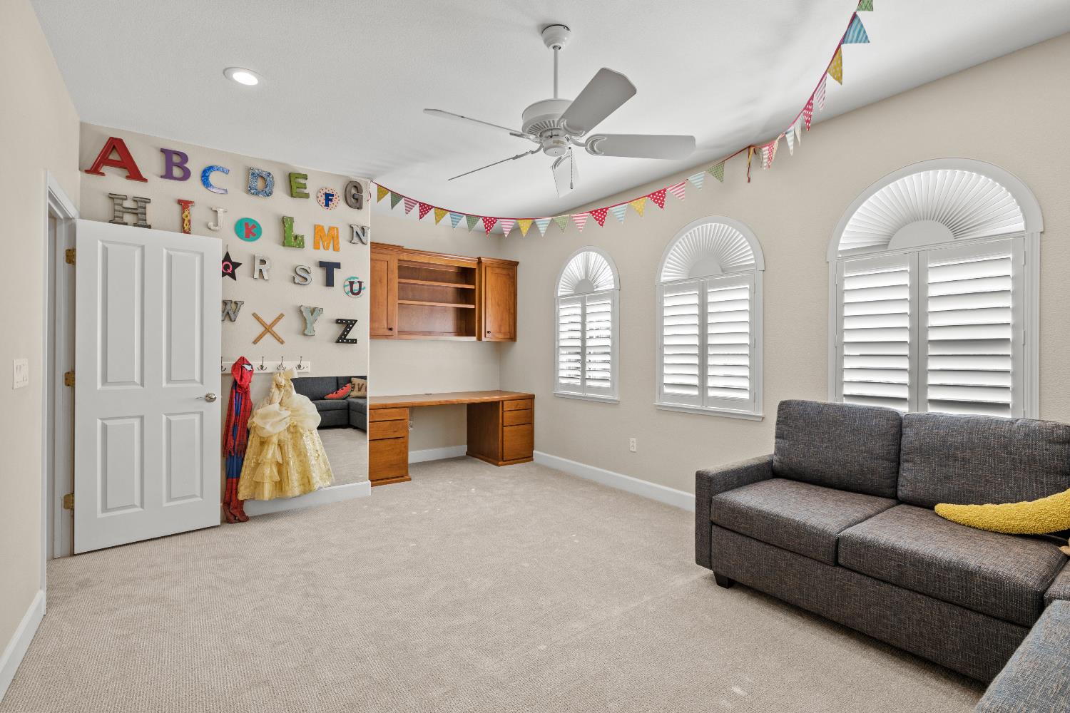 Detail Gallery Image 37 of 84 For 2864 Aberdeen Ln, El Dorado Hills,  CA 95762 - 5 Beds | 3 Baths