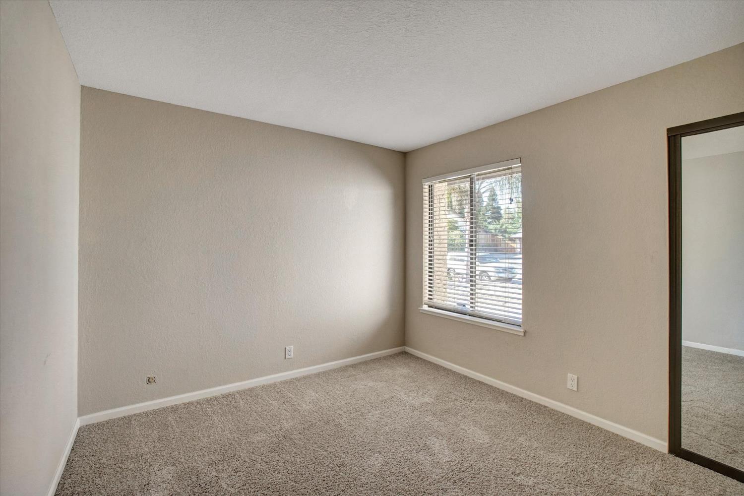 Detail Gallery Image 20 of 49 For 11161 Utopia River Ct, Rancho Cordova,  CA 95670 - 3 Beds | 2 Baths