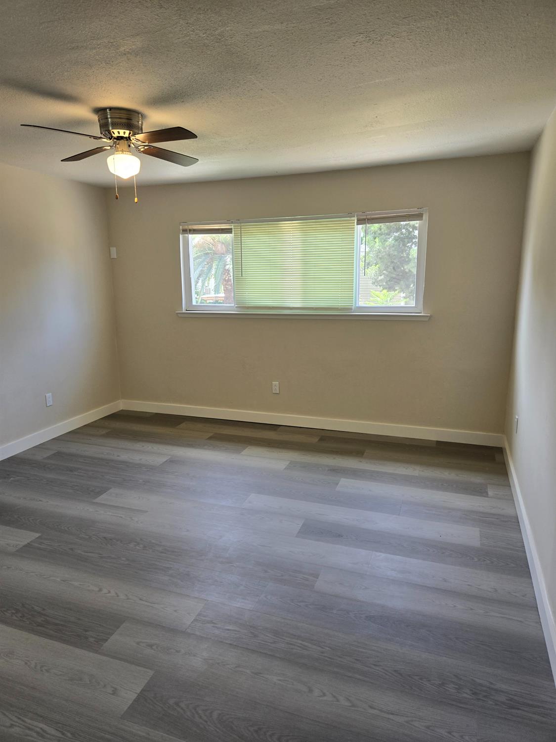 Detail Gallery Image 1 of 10 For 1036 N 1036 N Sutter St St #1,  Stockton,  CA 95202 - 1 Beds | 1 Baths