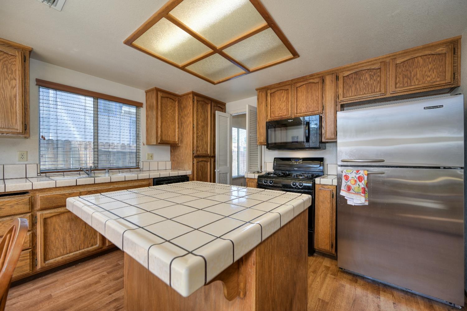 Detail Gallery Image 11 of 42 For 7827 River Estates Dr, Sacramento,  CA 95831 - 3 Beds | 2 Baths