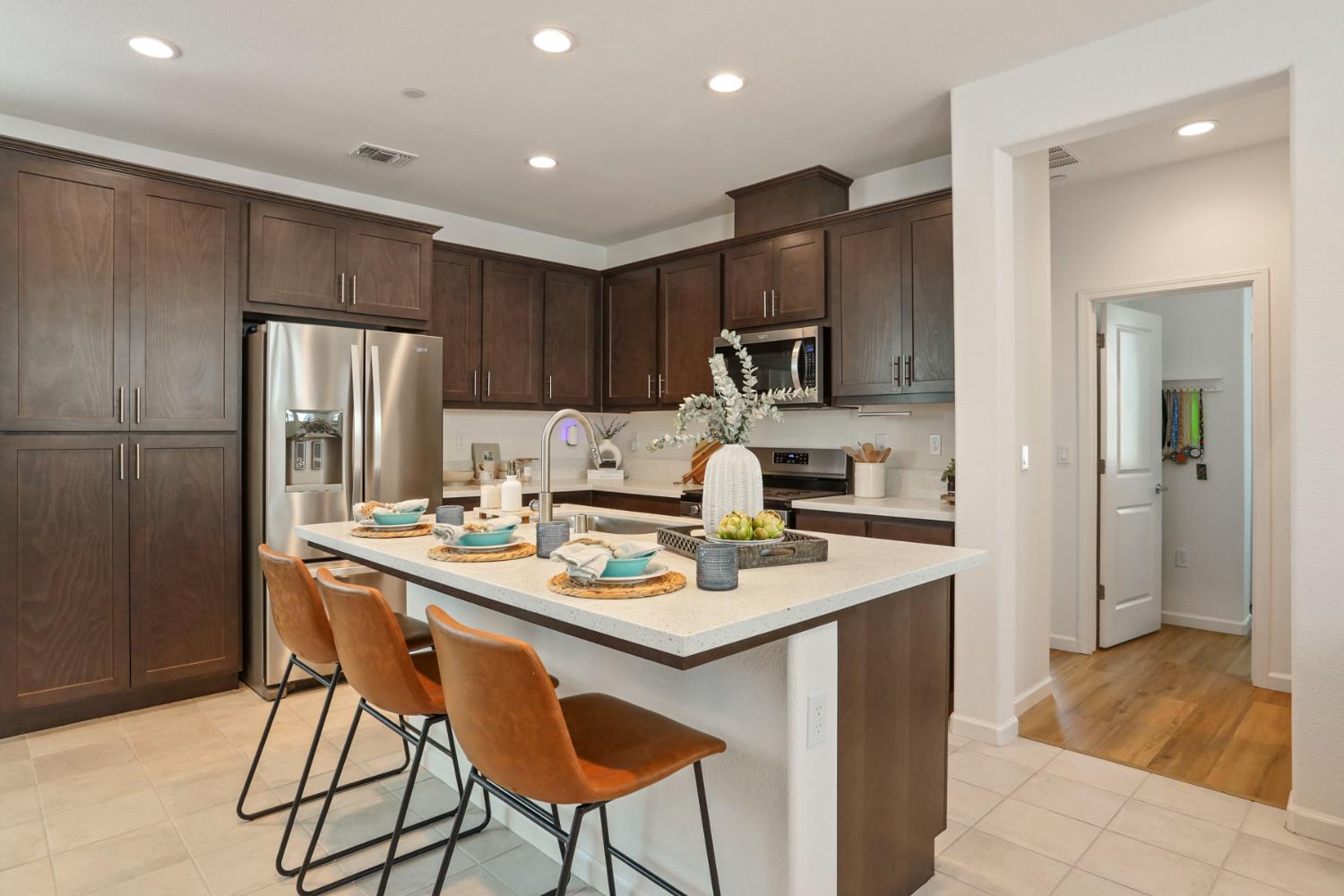 Detail Gallery Image 16 of 54 For 17481 Nightshore Dr, Lathrop,  CA 95330 - 3 Beds | 2 Baths