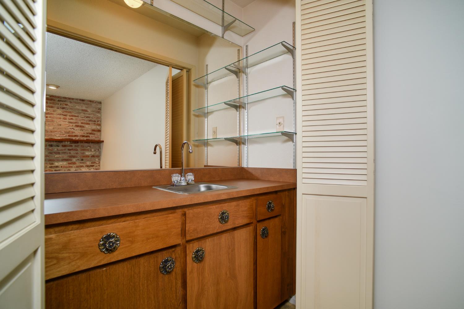 Photo #17: 225053246 Listing: Photo #17