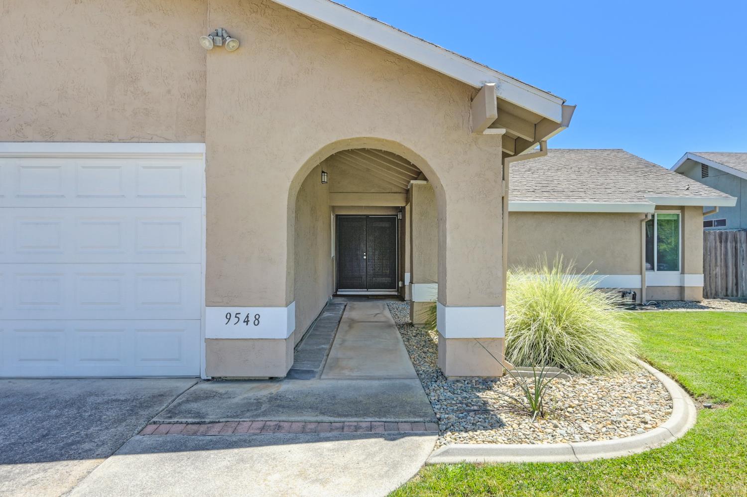 Detail Gallery Image 2 of 52 For 9548 Helio Dr, Sacramento,  CA 95827 - 3 Beds | 2 Baths