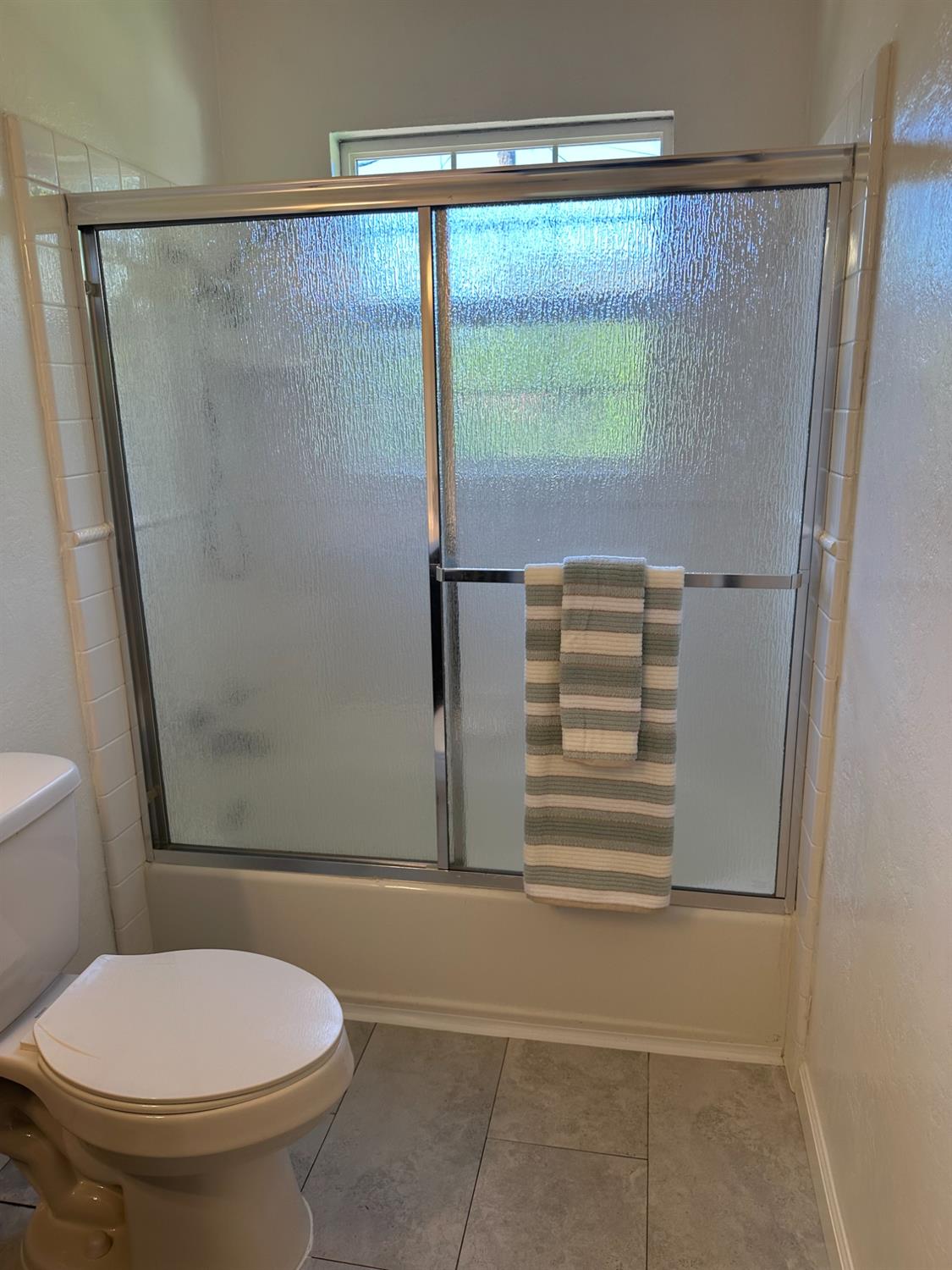 Detail Gallery Image 22 of 44 For 7969 Glenbar Way, Fair Oaks,  CA 95628 - 4 Beds | 2/1 Baths