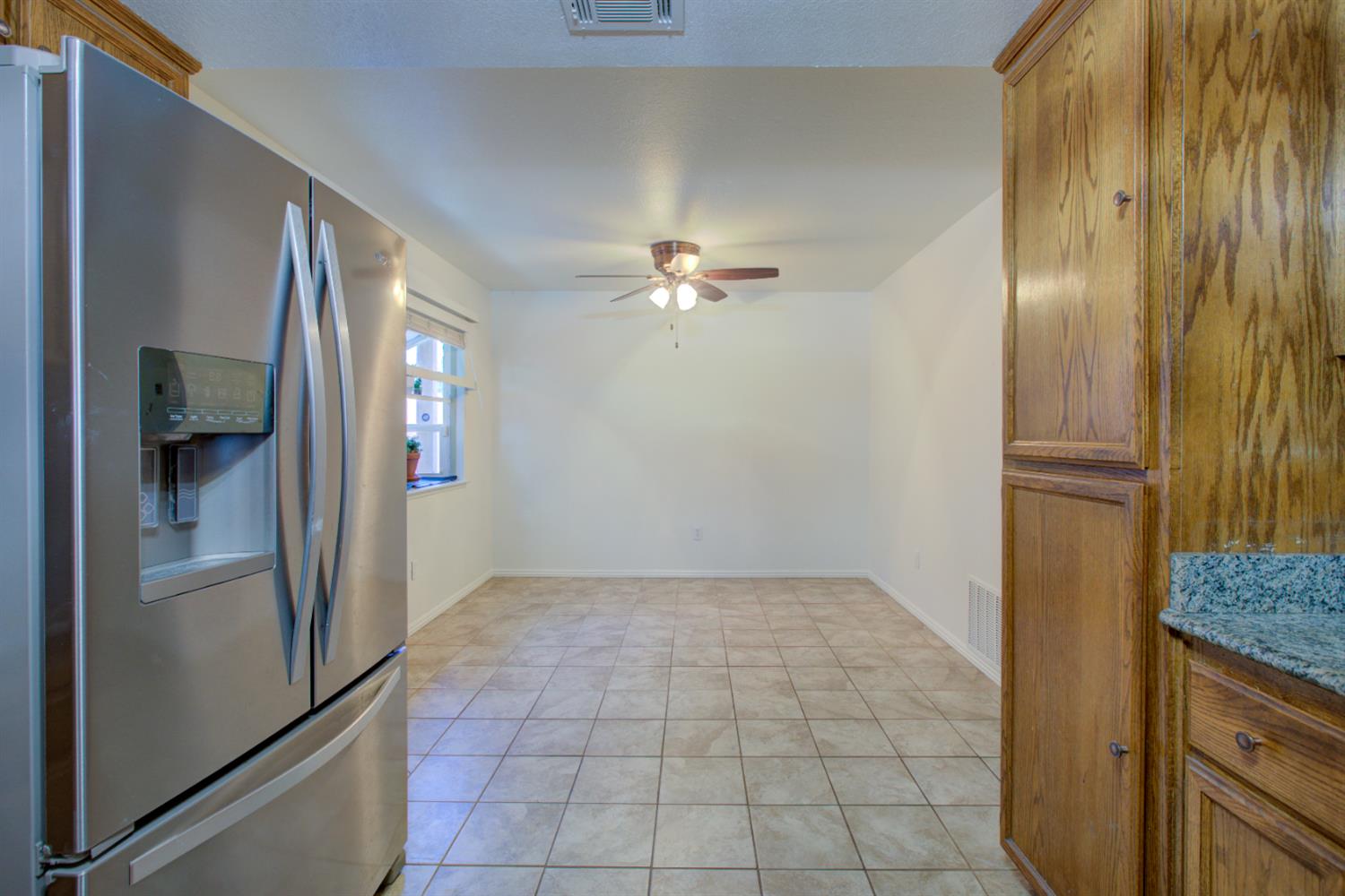 Detail Gallery Image 11 of 38 For 1801 Innsbrook Dr, Modesto,  CA 95350 - 3 Beds | 2 Baths
