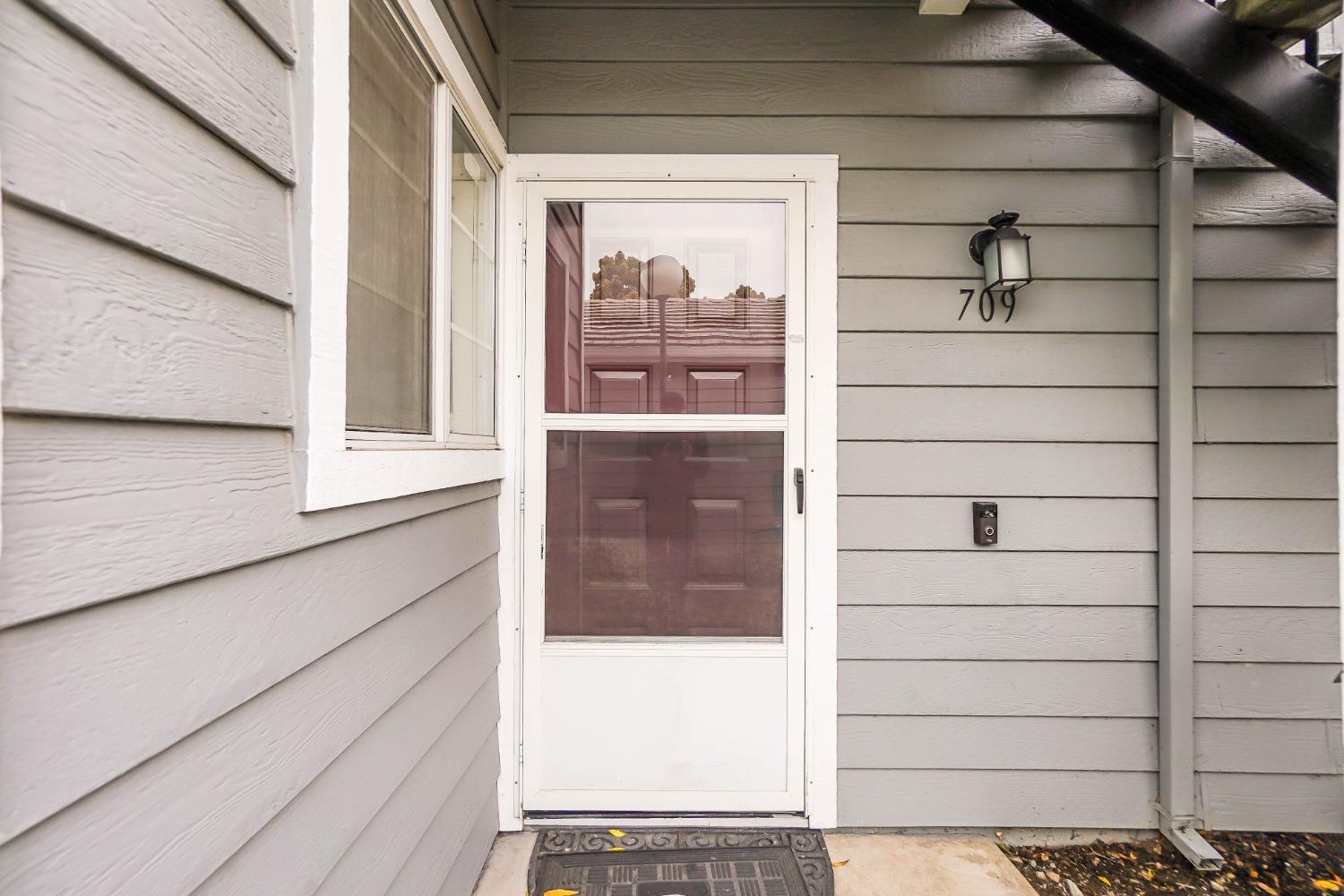 Detail Gallery Image 5 of 26 For 709 Waterford, Pinole,  CA 94564 - 2 Beds | 1 Baths