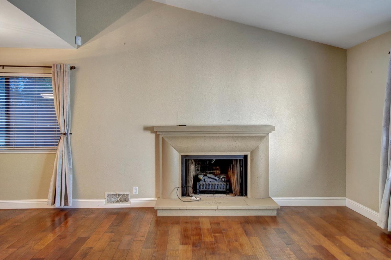 Detail Gallery Image 7 of 49 For 11161 Utopia River Ct, Rancho Cordova,  CA 95670 - 3 Beds | 2 Baths