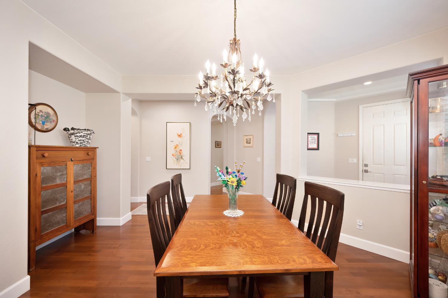 Detail Gallery Image 7 of 46 For 1123 Meredith Way, Folsom,  CA 95630 - 4 Beds | 2 Baths