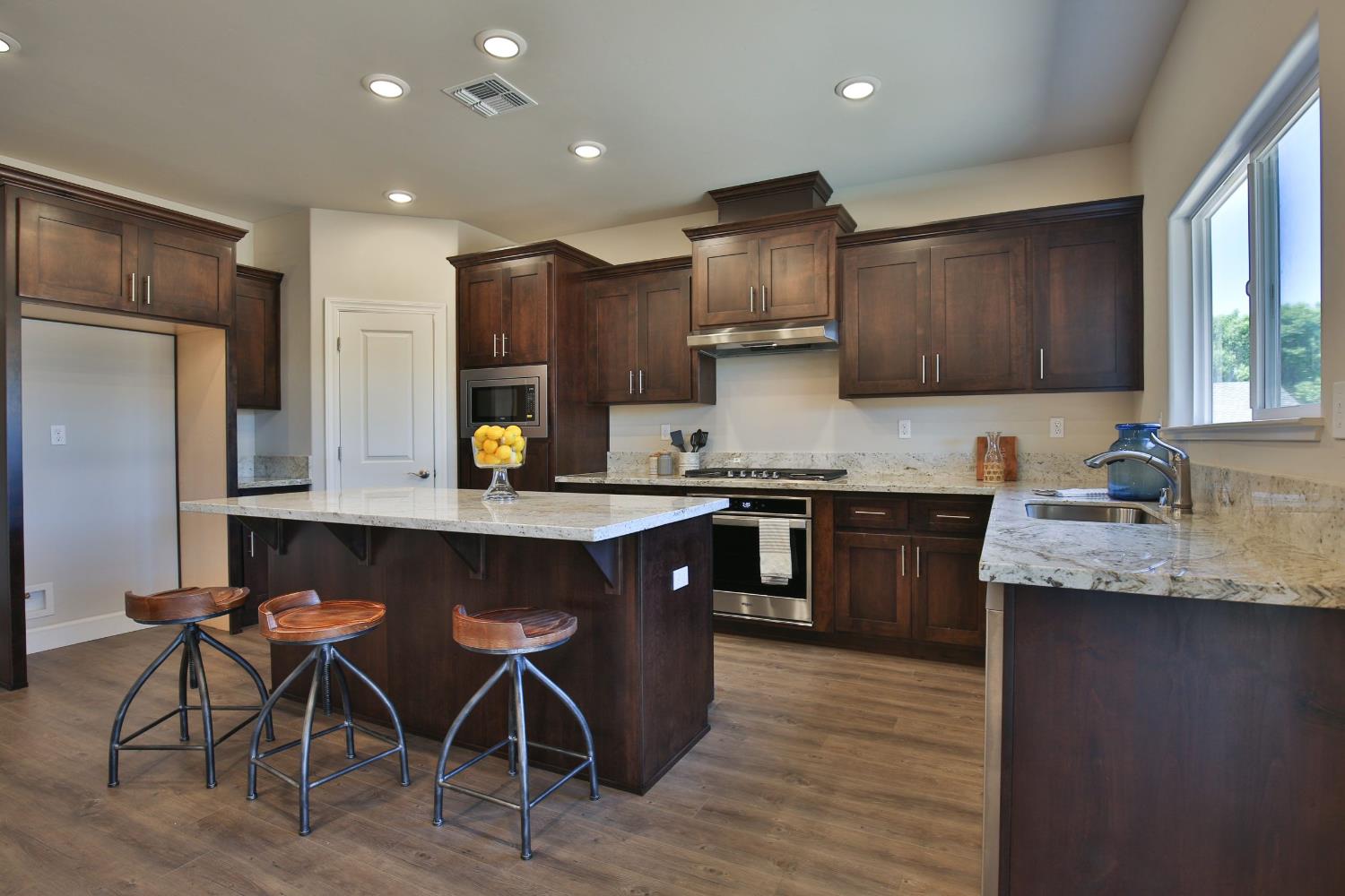 Detail Gallery Image 13 of 18 For 3600 Loma Dr, Shingle Springs,  CA 95682 - 4 Beds | 3 Baths