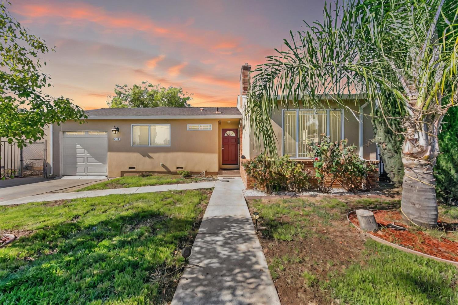Detail Gallery Image 1 of 37 For 4309 23rd Ave, Sacramento,  CA 95820 - 3 Beds | 1 Baths