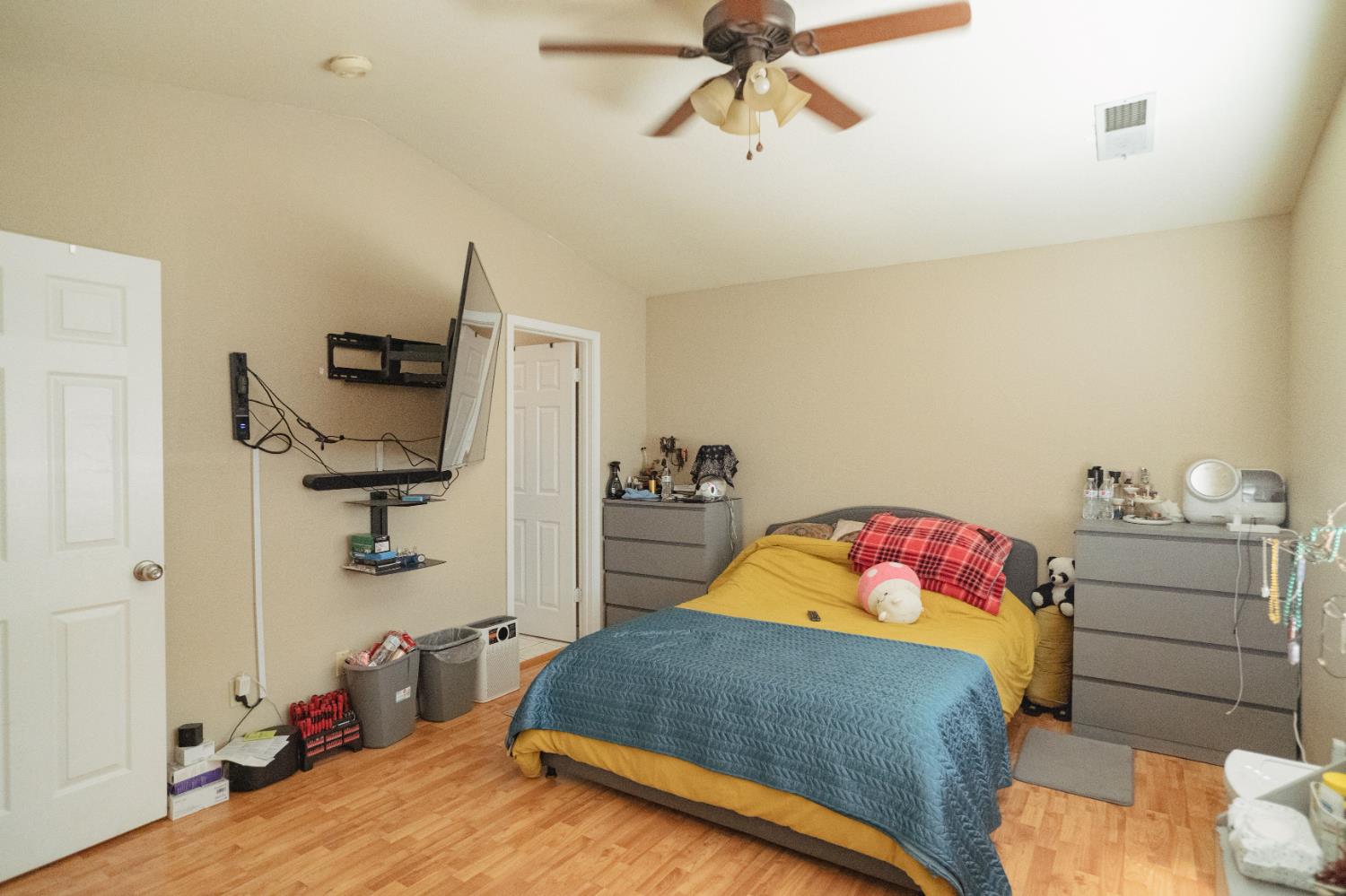Detail Gallery Image 22 of 35 For 310 Buena Vista Ct, Merced,  CA 95348 - 4 Beds | 2/1 Baths