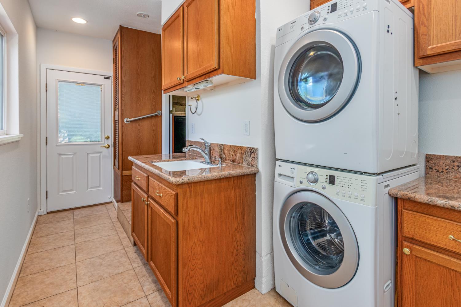 Detail Gallery Image 26 of 36 For 1229 Fitch Way, Sacramento,  CA 95864 - 3 Beds | 2 Baths