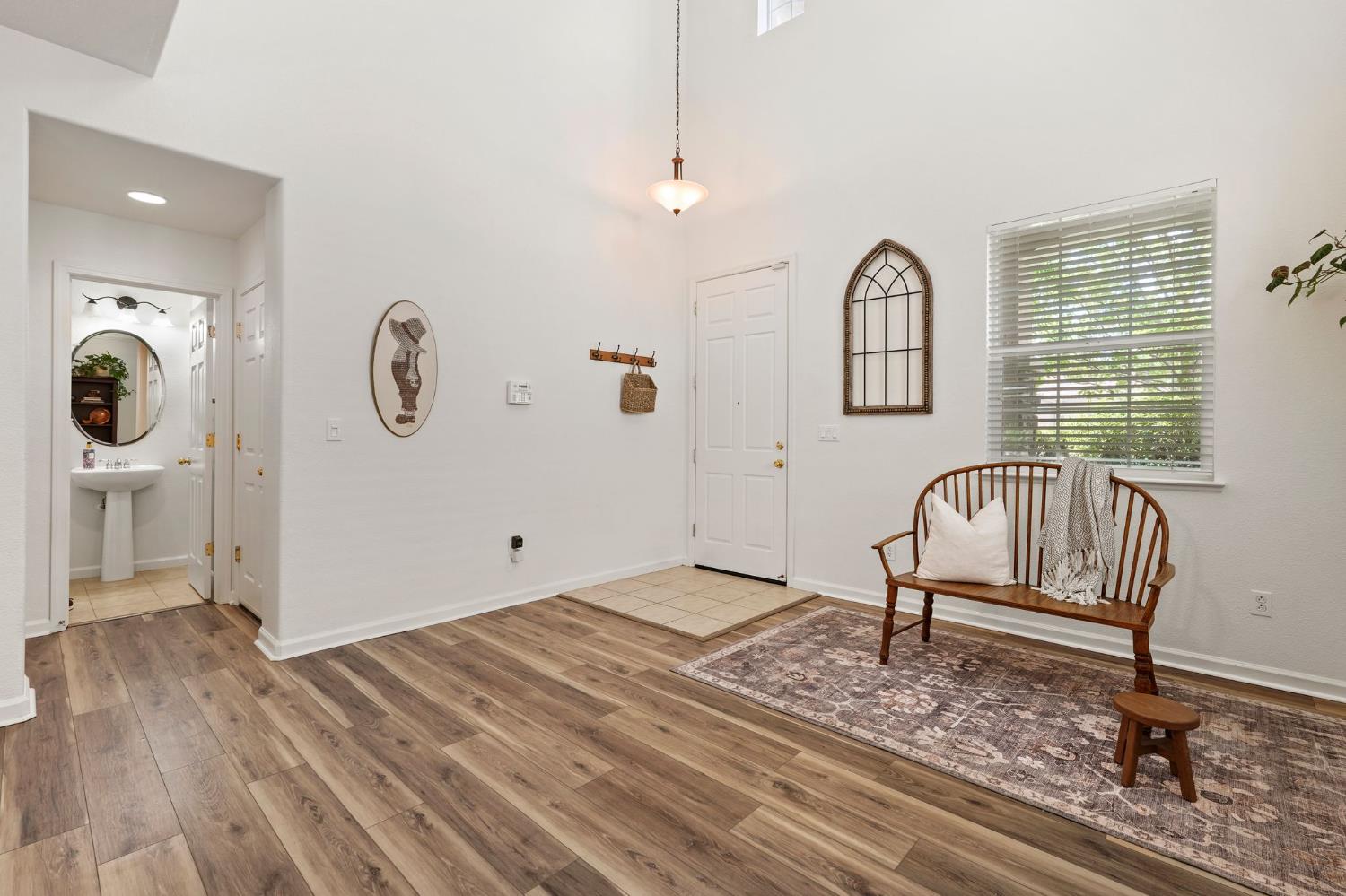 Detail Gallery Image 8 of 48 For 1177 Waverton Ln, Lincoln,  CA 95648 - 4 Beds | 2/1 Baths