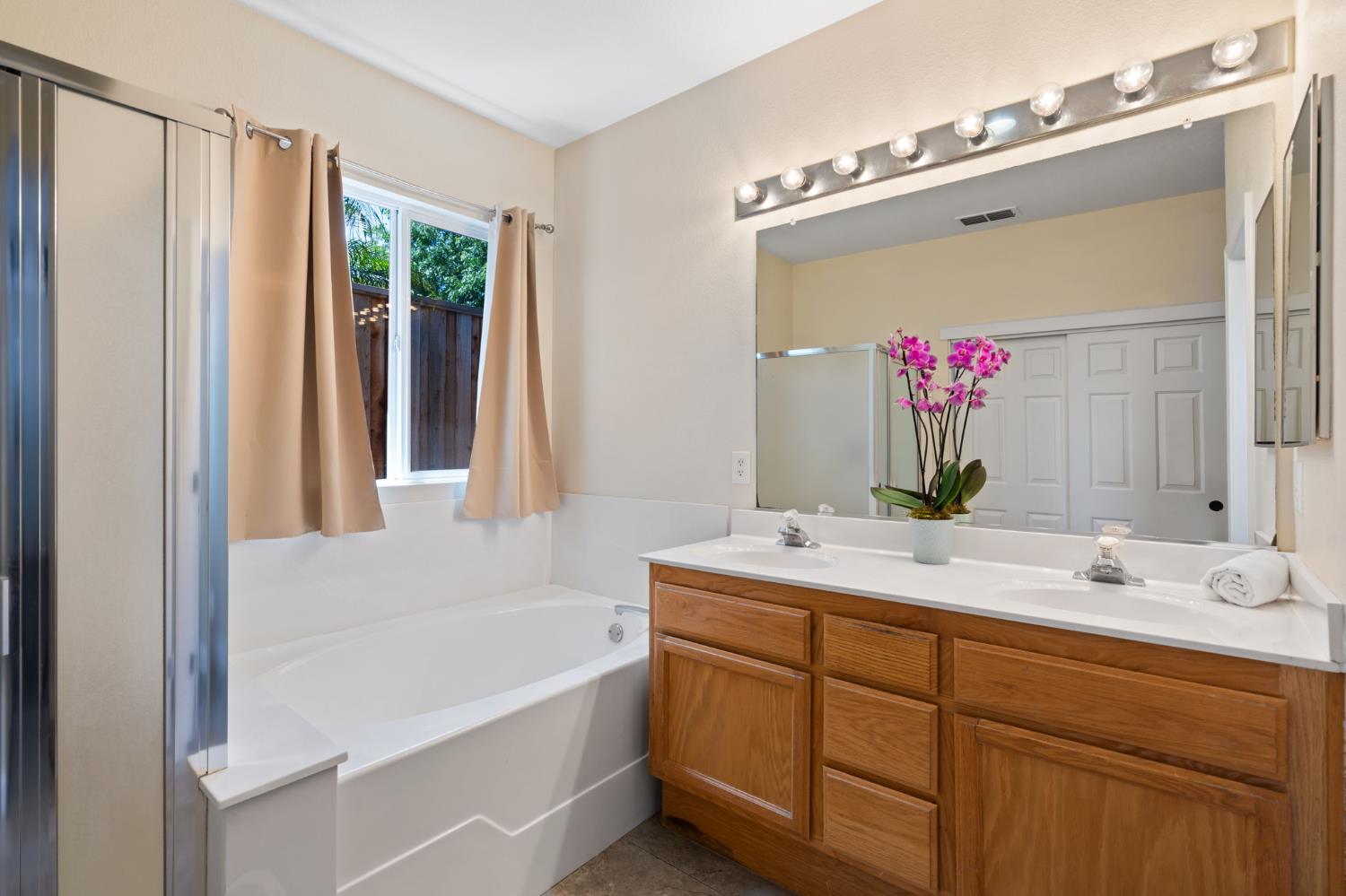 Detail Gallery Image 13 of 23 For 6530 Mystery Mountain Way, Rocklin,  CA 95765 - 3 Beds | 2 Baths