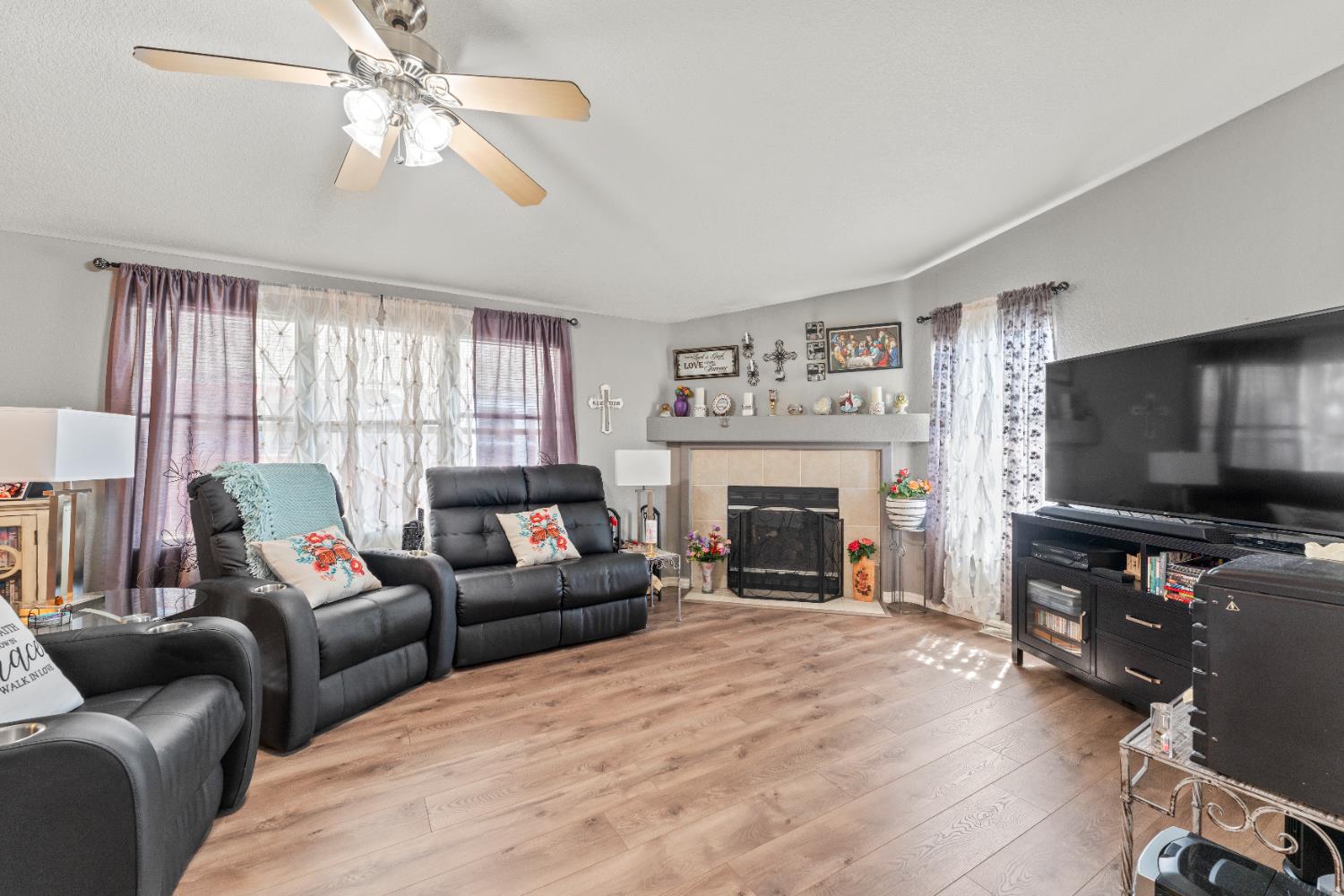 Detail Gallery Image 8 of 53 For 3901 Lake Rd 169, West Sacramento,  CA 95691 - 3 Beds | 2 Baths