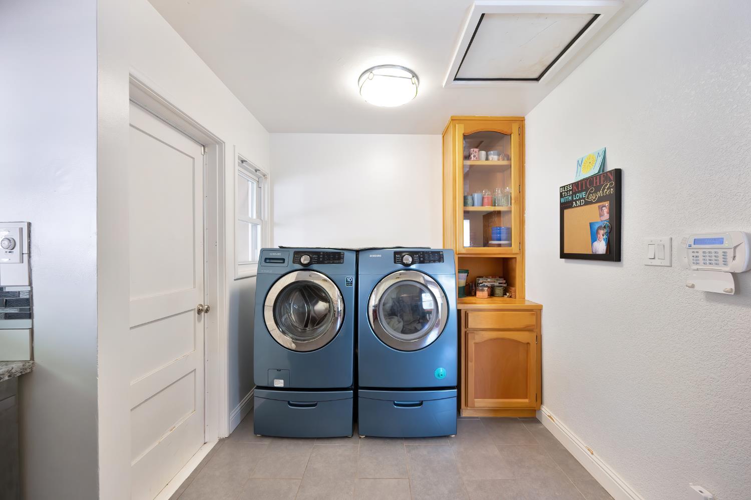 Detail Gallery Image 10 of 20 For 3723 61st St, Sacramento,  CA 95820 - 3 Beds | 1 Baths