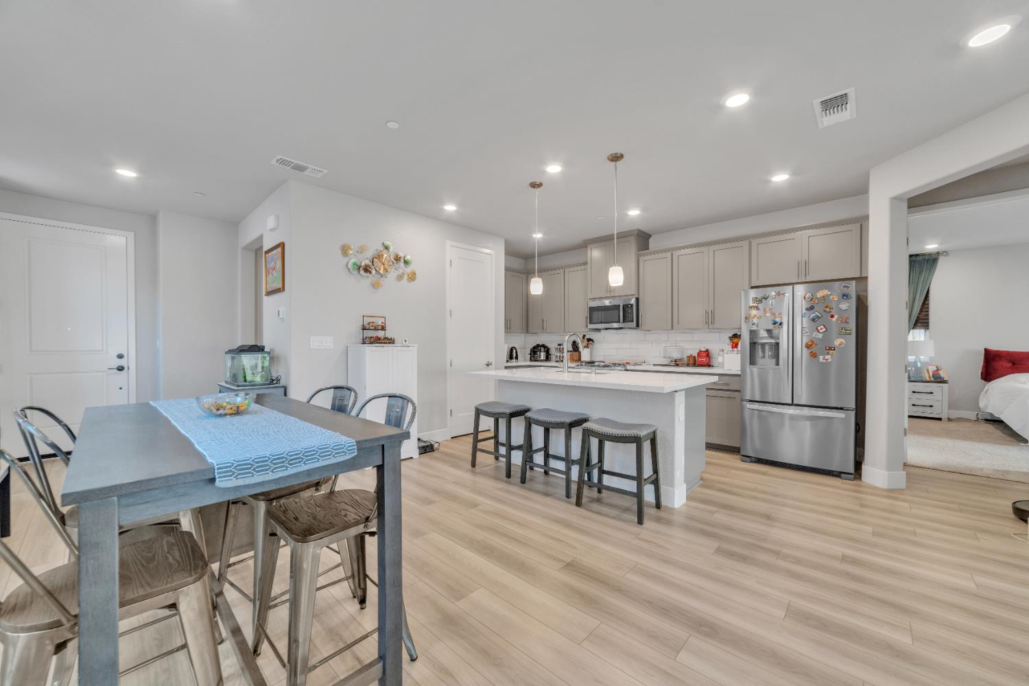 Detail Gallery Image 7 of 35 For 3429 Tall Oaks Bend Way, Folsom,  CA 95630 - 3 Beds | 2 Baths