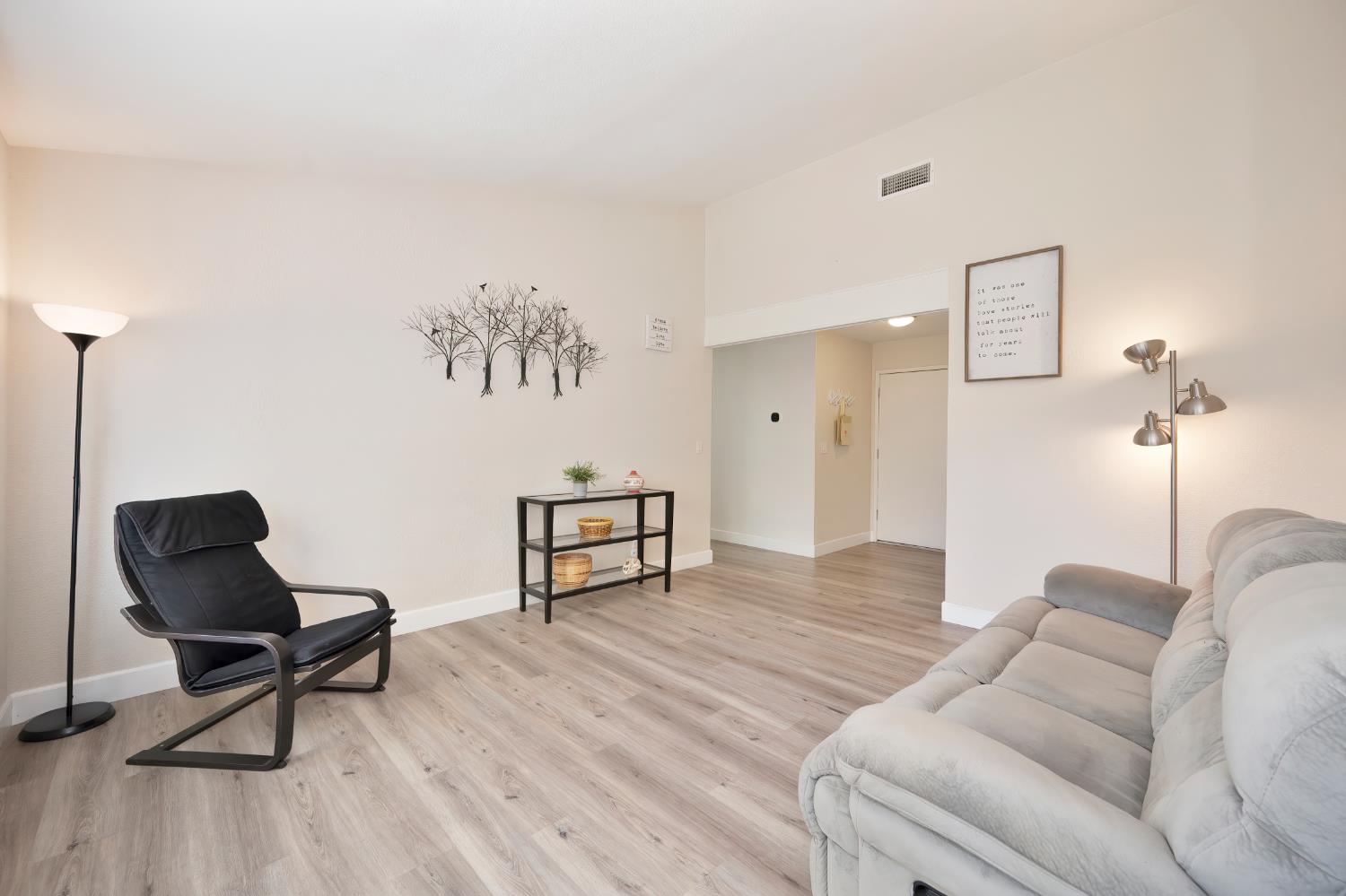 Detail Gallery Image 11 of 52 For 9548 Helio Dr, Sacramento,  CA 95827 - 3 Beds | 2 Baths