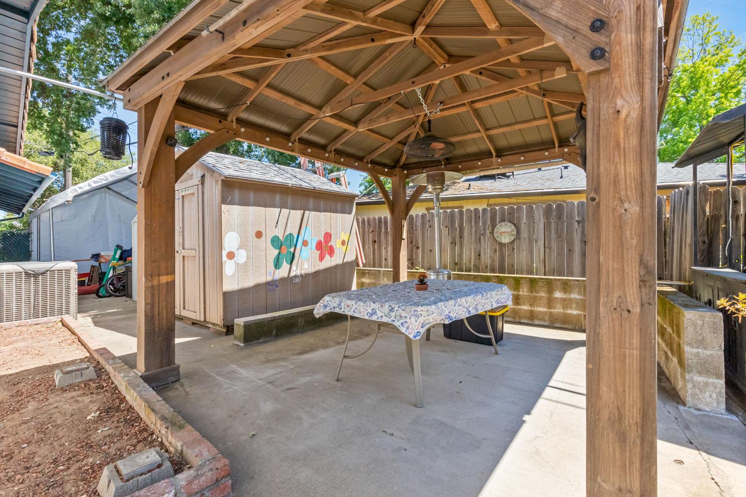 Detail Gallery Image 15 of 17 For 6527 Mel Ct, Citrus Heights,  CA 95610 - 3 Beds | 2 Baths