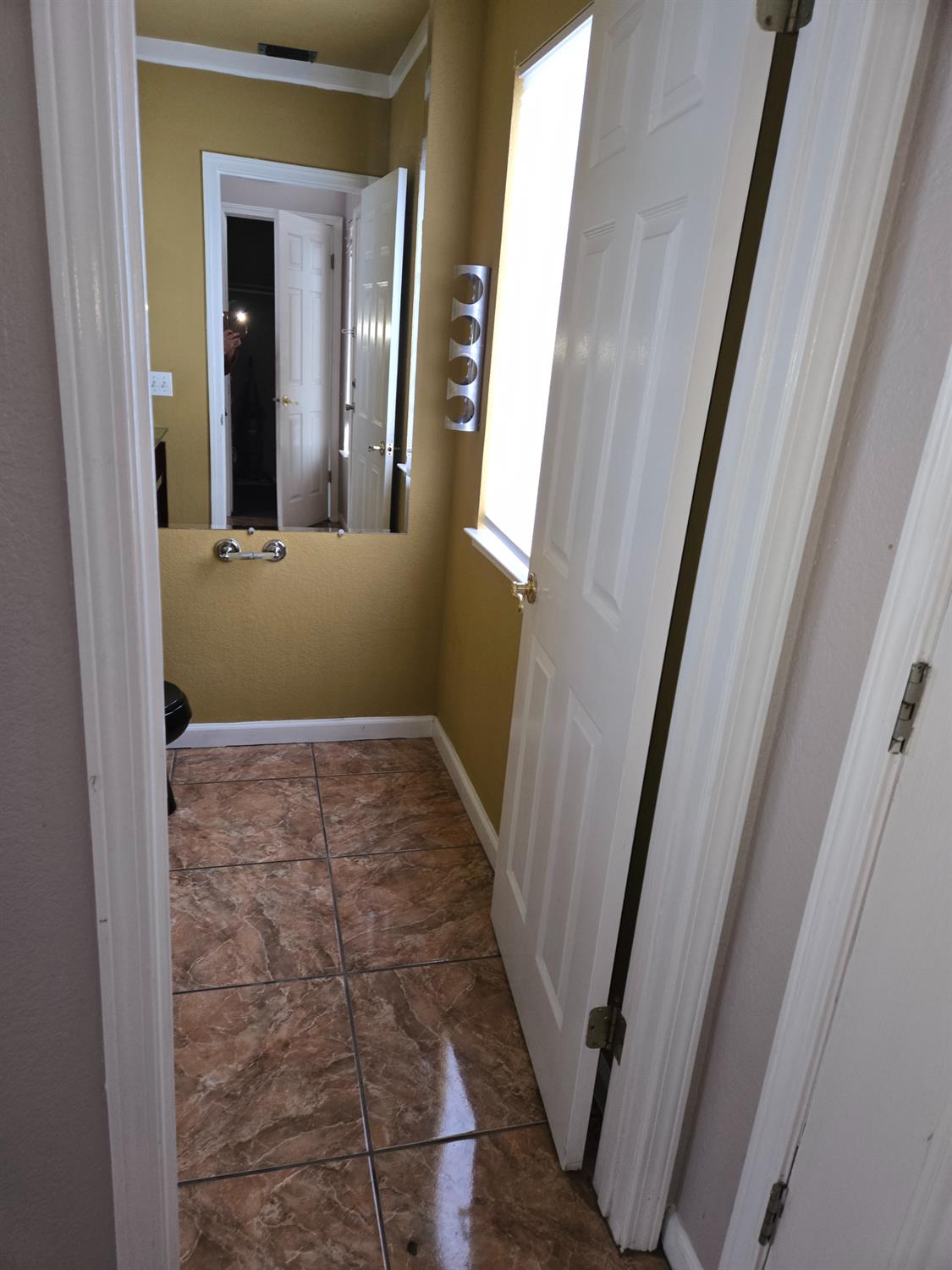 Detail Gallery Image 12 of 49 For 3634 Whispering Creek Cir, Stockton,  CA 95219 - 3 Beds | 2/1 Baths