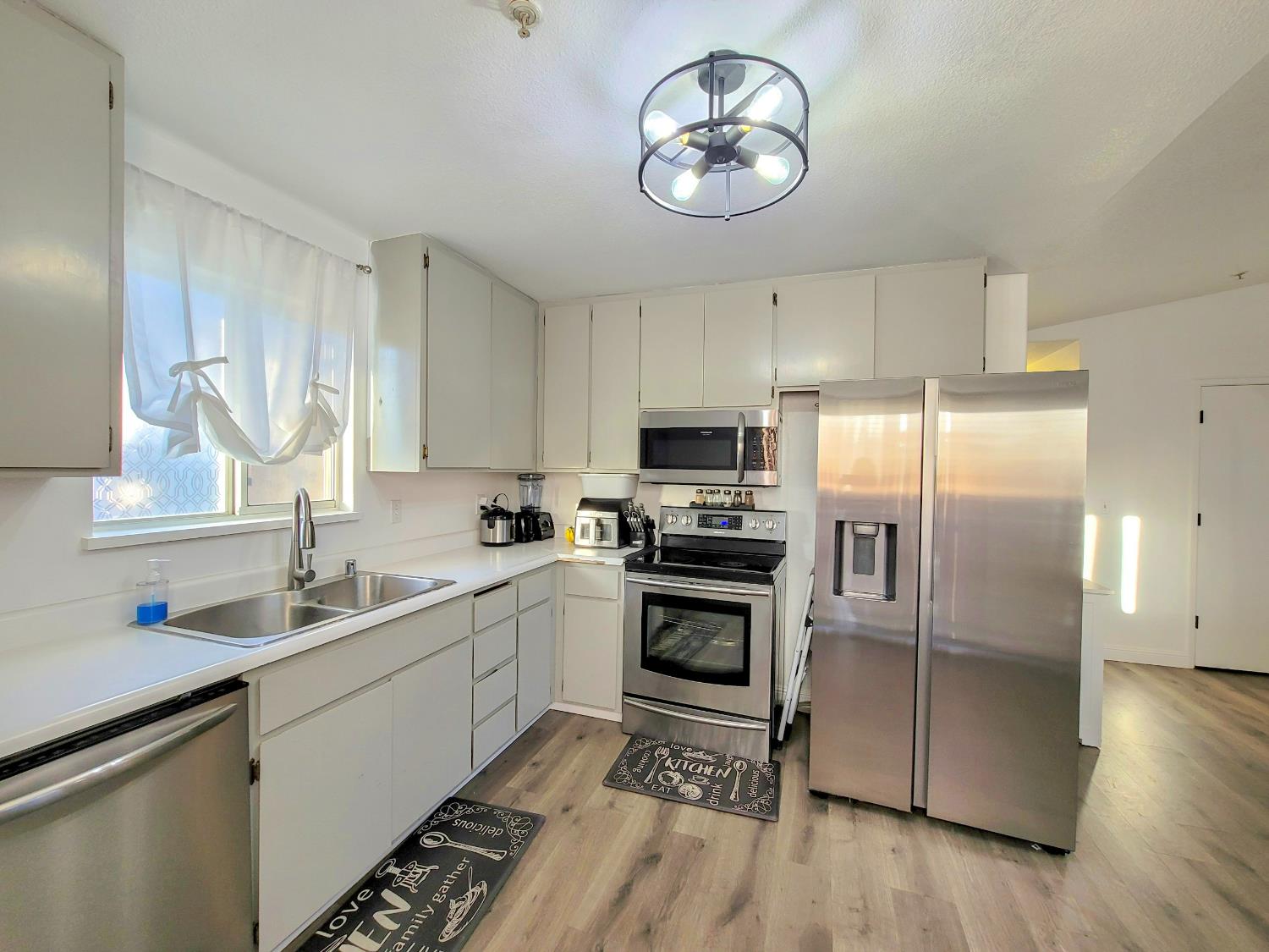 Detail Gallery Image 13 of 30 For 1485 Hansen Ave, Merced,  CA 95340 - 3 Beds | 2 Baths