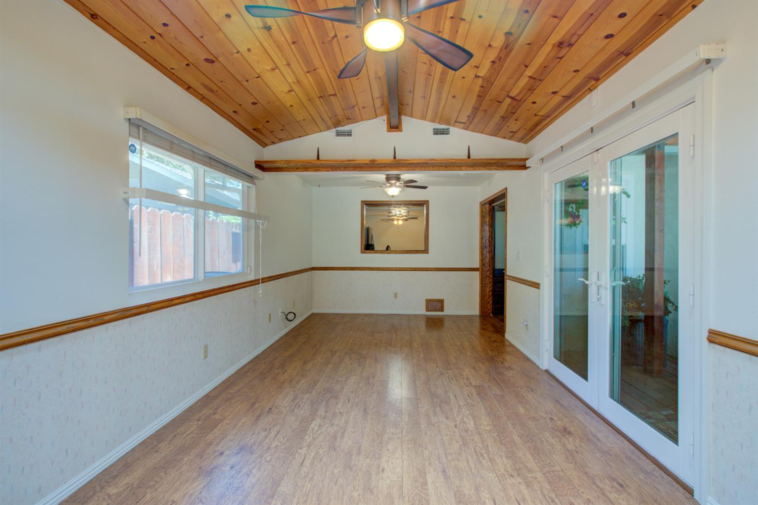 Detail Gallery Image 9 of 38 For 1801 Innsbrook Dr, Modesto,  CA 95350 - 3 Beds | 2 Baths