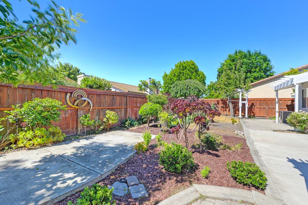Detail Gallery Image 35 of 48 For 10134 Creek Trail Cir, Stockton,  CA 95209 - 3 Beds | 2 Baths