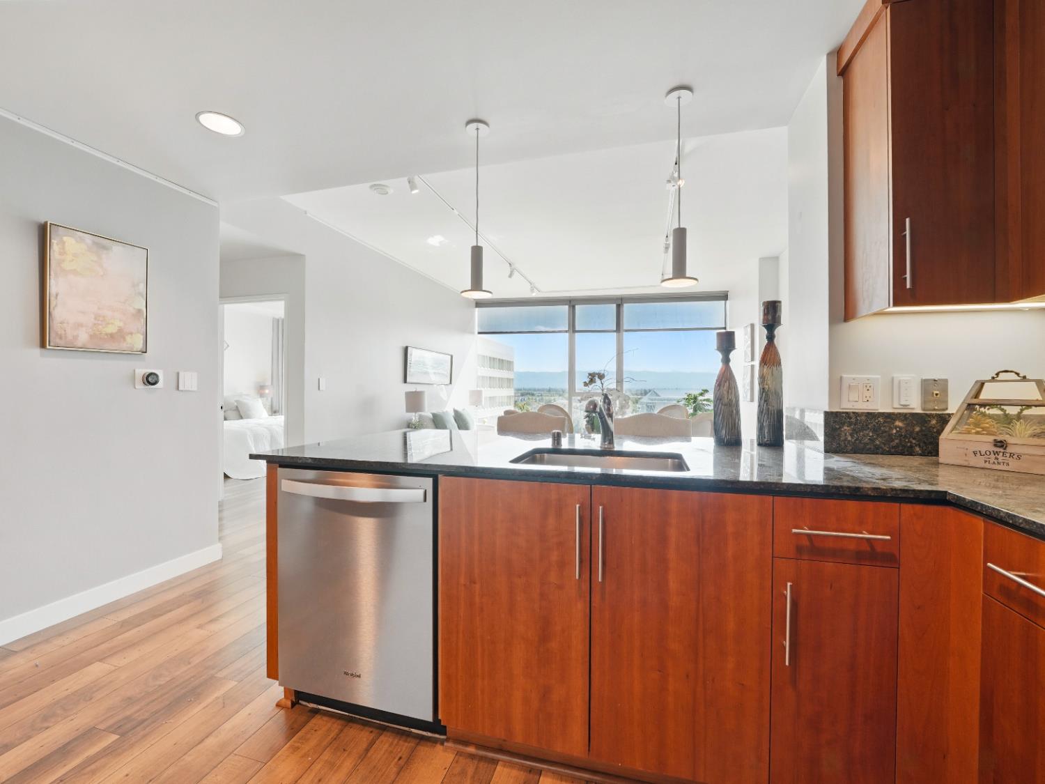 Detail Gallery Image 9 of 22 For 38 N Almaden Blvd #1303,  San Jose,  CA 95110 - 1 Beds | 1 Baths