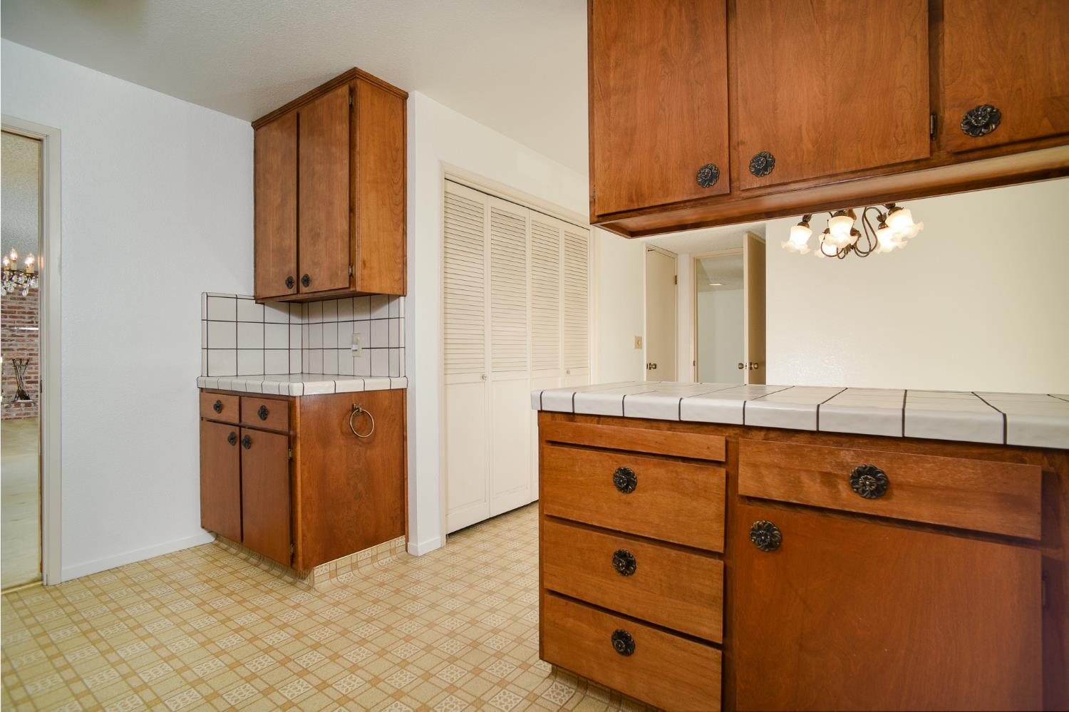 Photo #15: 225053246 Listing: Photo #15
