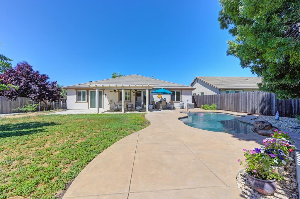 Detail Gallery Image 64 of 71 For 10317 Moura Ct, Elk Grove,  CA 95757 - 4 Beds | 2/1 Baths