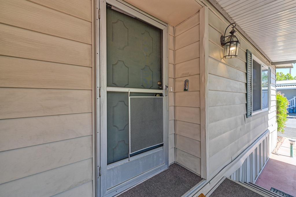 Detail Gallery Image 13 of 46 For 172 Rolling River Ln, Rancho Cordova,  CA 95670 - 2 Beds | 2 Baths