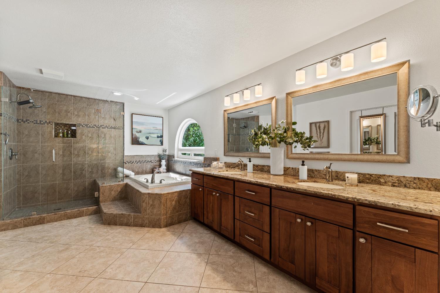 Detail Gallery Image 21 of 45 For 2010 Sheffield Dr, El Dorado Hills,  CA 95762 - 4 Beds | 3 Baths
