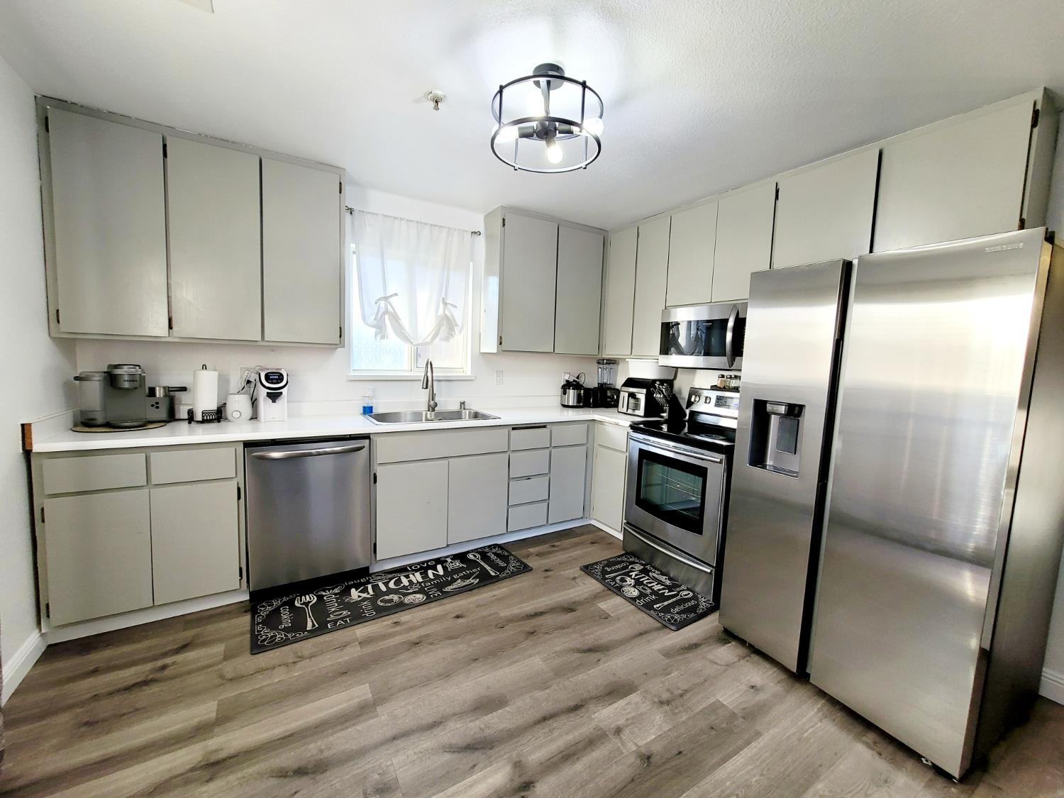 Detail Gallery Image 2 of 30 For 1485 Hansen Ave, Merced,  CA 95340 - 3 Beds | 2 Baths