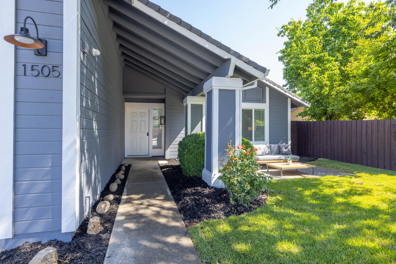 Detail Gallery Image 6 of 45 For 1505 Danica Way, Sacramento,  CA 95833 - 3 Beds | 2 Baths