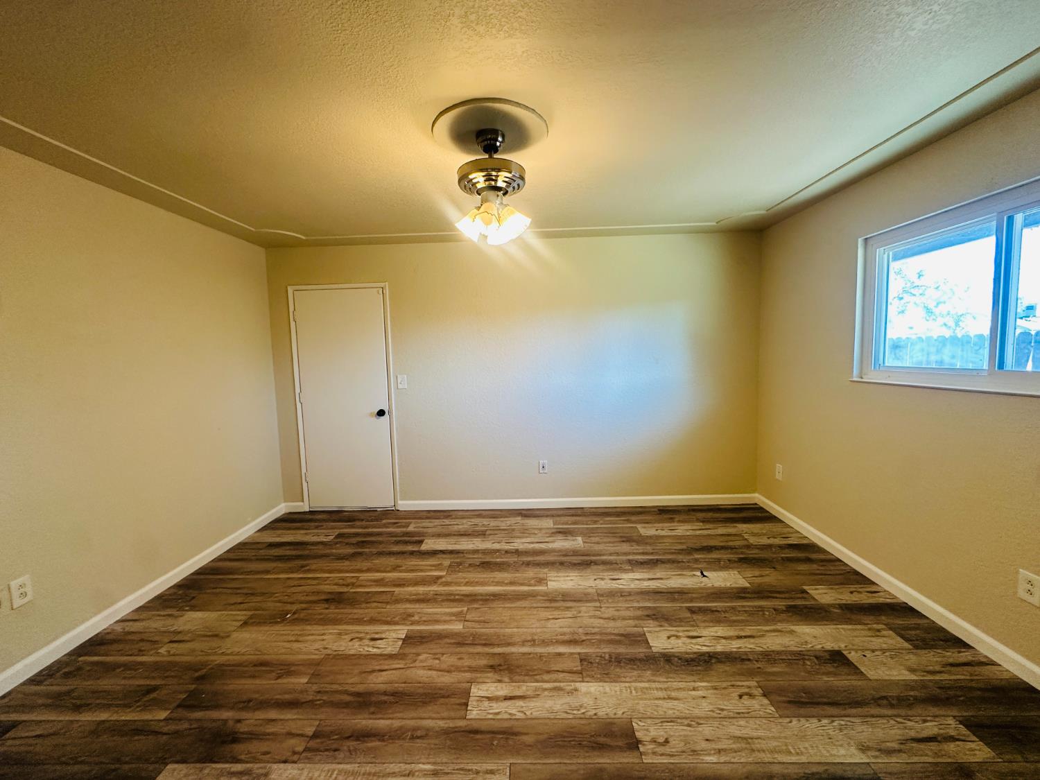 Detail Gallery Image 26 of 41 For 553 Manor Oak Pl, Manteca,  CA 95336 - 4 Beds | 3 Baths