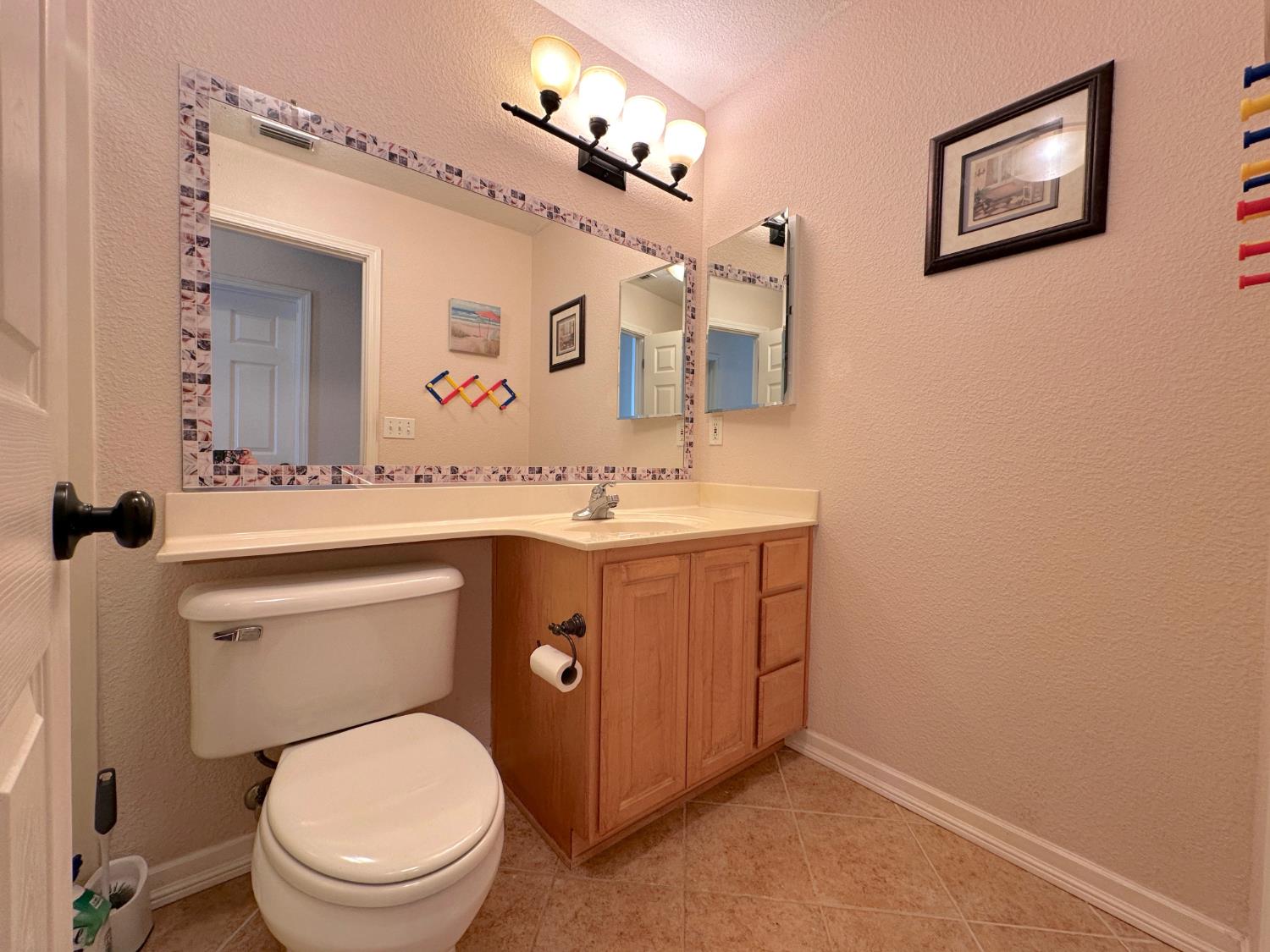 Detail Gallery Image 13 of 35 For 6337 Brook Hollow Cir, Stockton,  CA 95219 - 5 Beds | 3 Baths