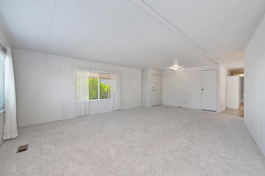 Detail Gallery Image 17 of 46 For 172 Rolling River Ln, Rancho Cordova,  CA 95670 - 2 Beds | 2 Baths