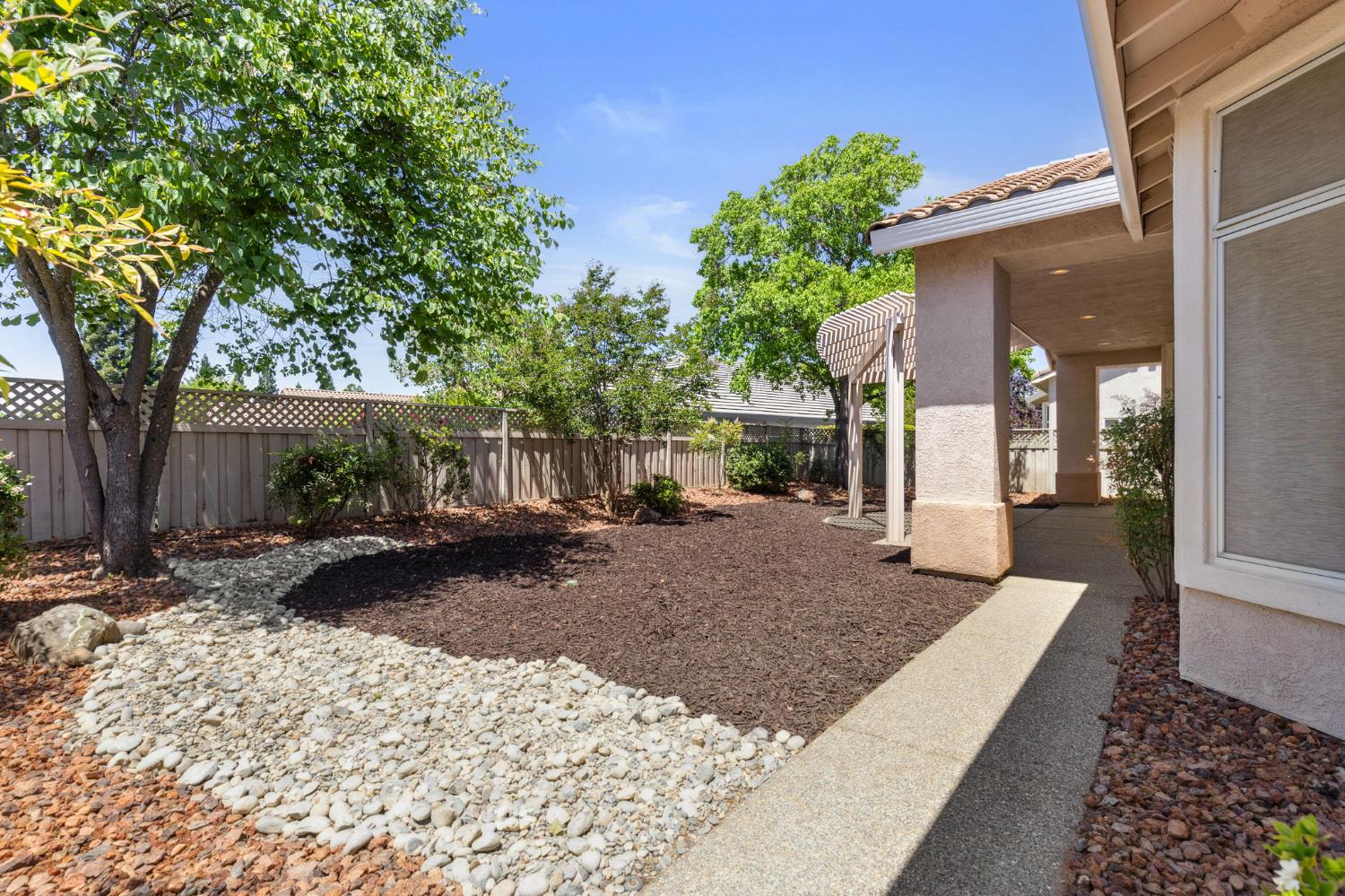 Detail Gallery Image 31 of 38 For 5237 Sugar Pine Loop, Roseville,  CA 95747 - 2 Beds | 2 Baths