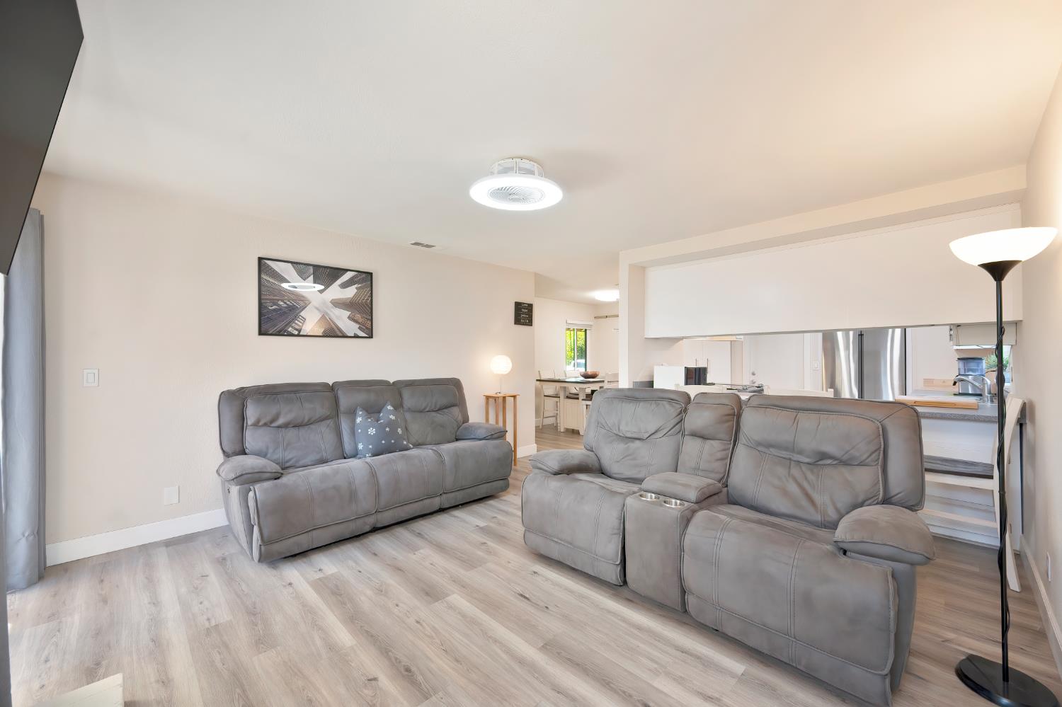 Detail Gallery Image 27 of 52 For 9548 Helio Dr, Sacramento,  CA 95827 - 3 Beds | 2 Baths