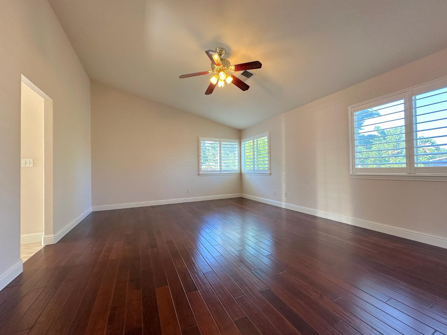 Detail Gallery Image 16 of 35 For 6337 Brook Hollow Cir, Stockton,  CA 95219 - 5 Beds | 3 Baths