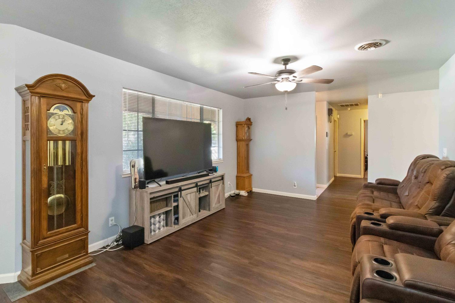 Detail Gallery Image 12 of 35 For 780 Teakwood Dr, Yuba City,  CA 95991 - 4 Beds | 3 Baths